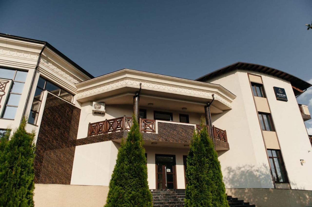 Giowine Hotel & Restaurant Cricova Exterior photo